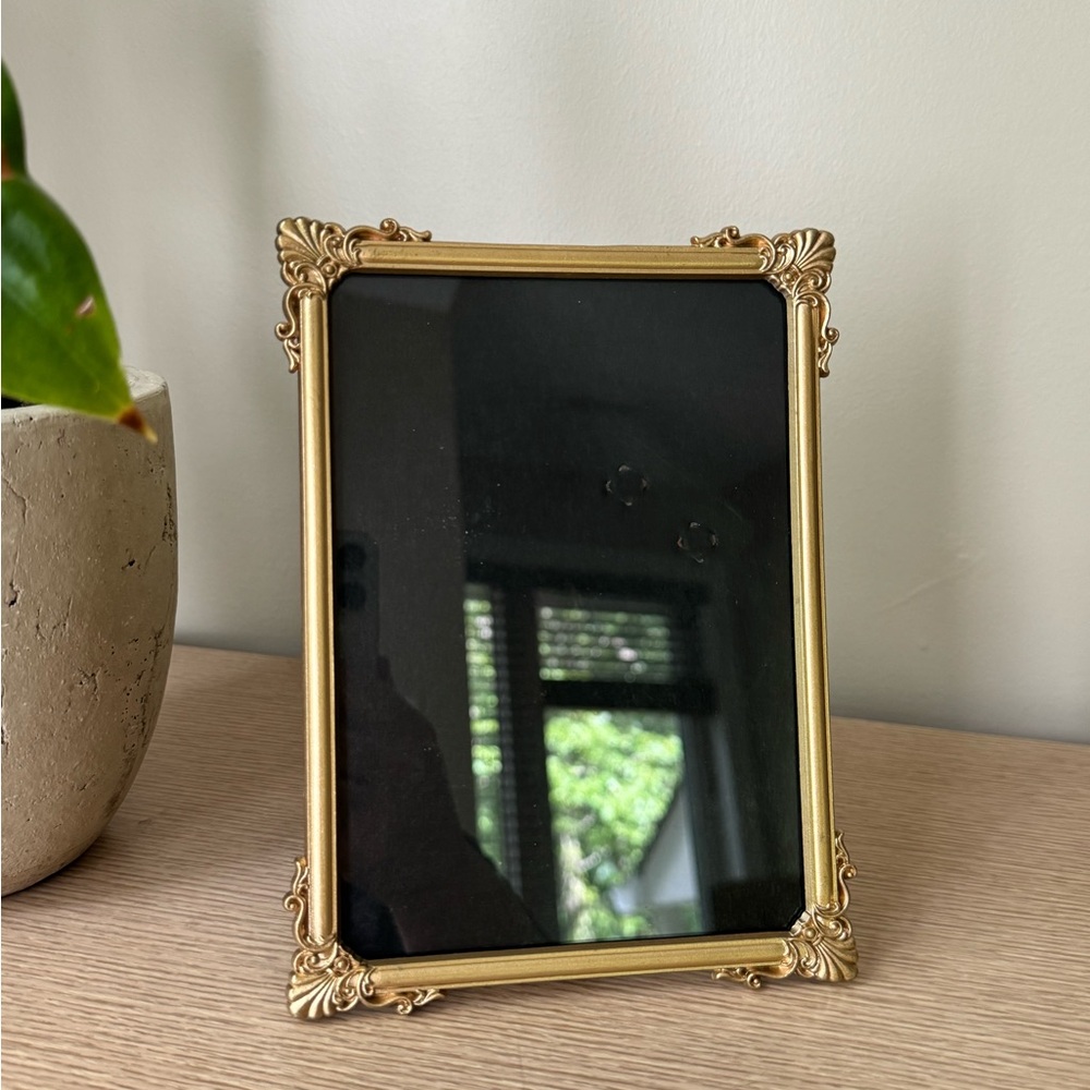 Elegant Gold Ornate Picture Frame